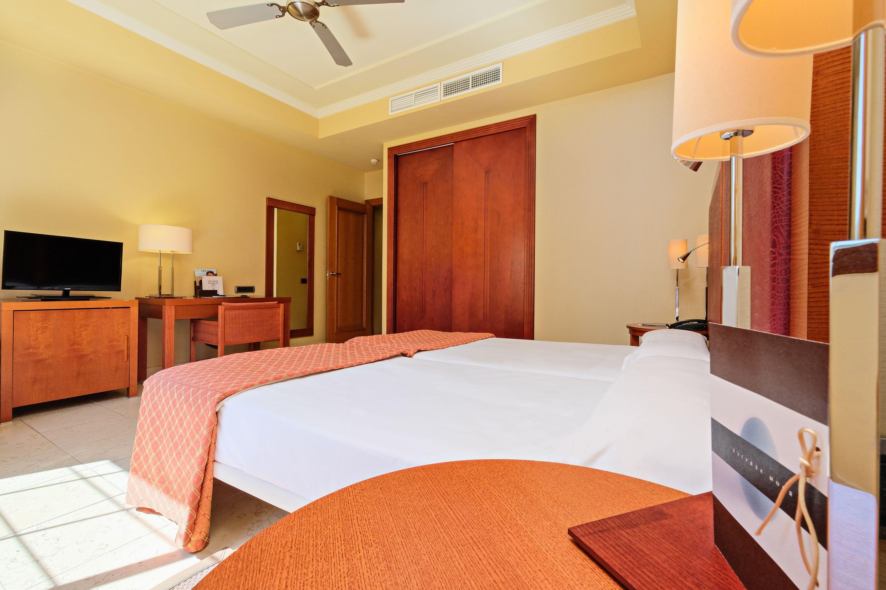 Hotel Envia Almeria Spa & Golf アグアドゥルセ エクステリア 写真 A bedroom at the hotel