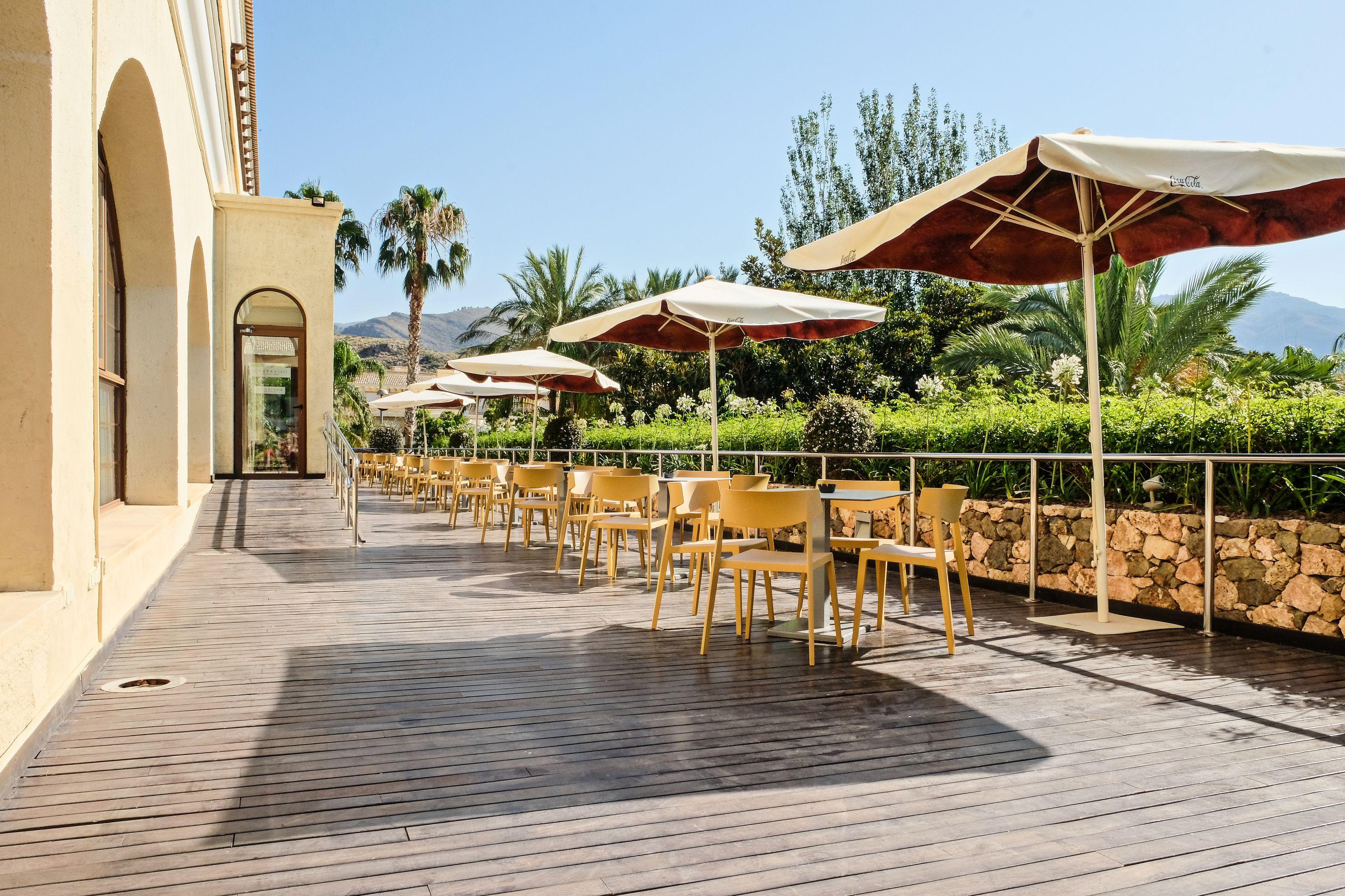 Hotel Envia Almeria Spa & Golf アグアドゥルセ エクステリア 写真 The hotel's terrace