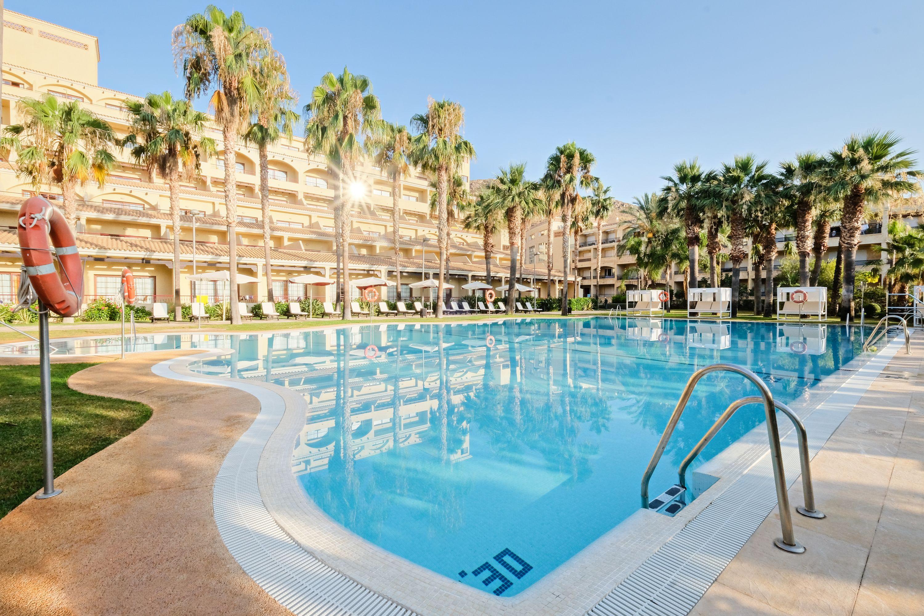 Hotel Envia Almeria Spa & Golf アグアドゥルセ エクステリア 写真 A swimming pool